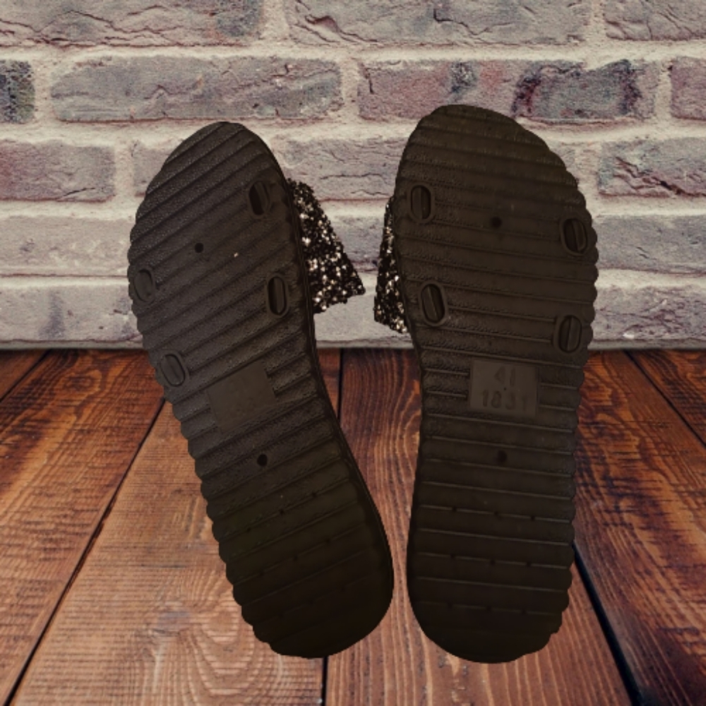 Flip Flops - Picture 4 of 4